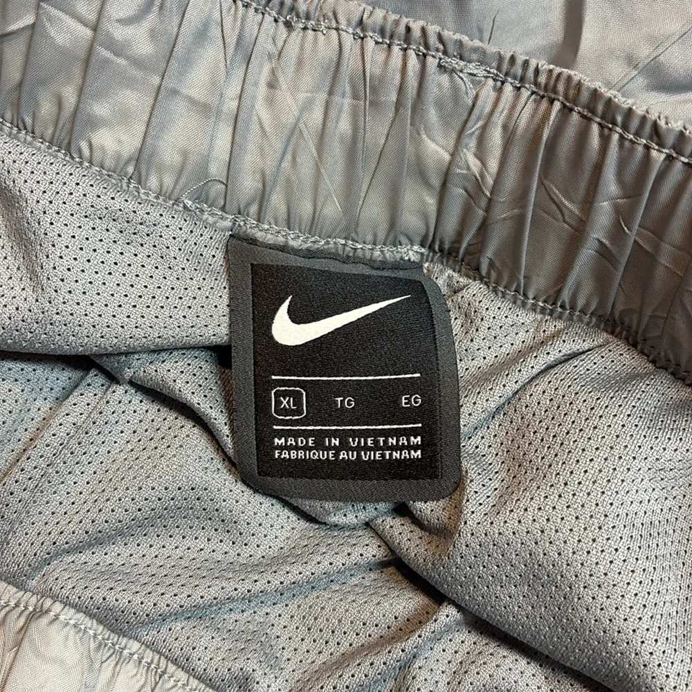 Nike Sportswear Tech Pack 9” Nylon Gray Crinkle Shorts CJ5188-073 XL